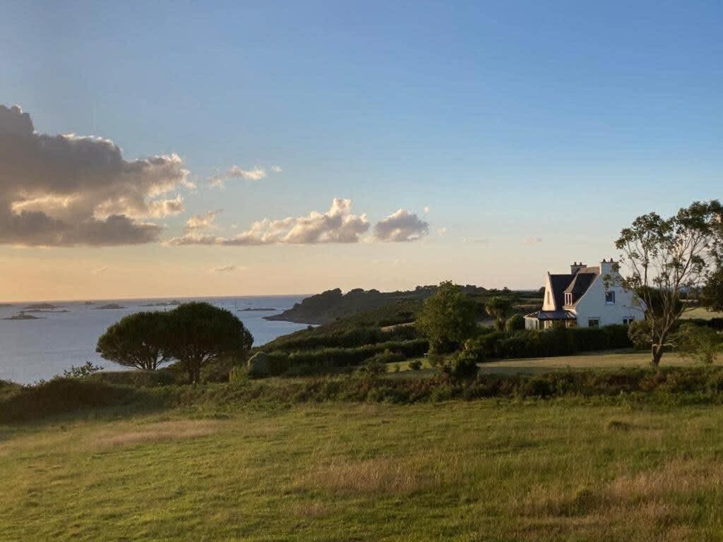 Kermartin - Maison De Famille Avec Vue Sur La Baie De Morlaix Plouézocʼh Esterno foto