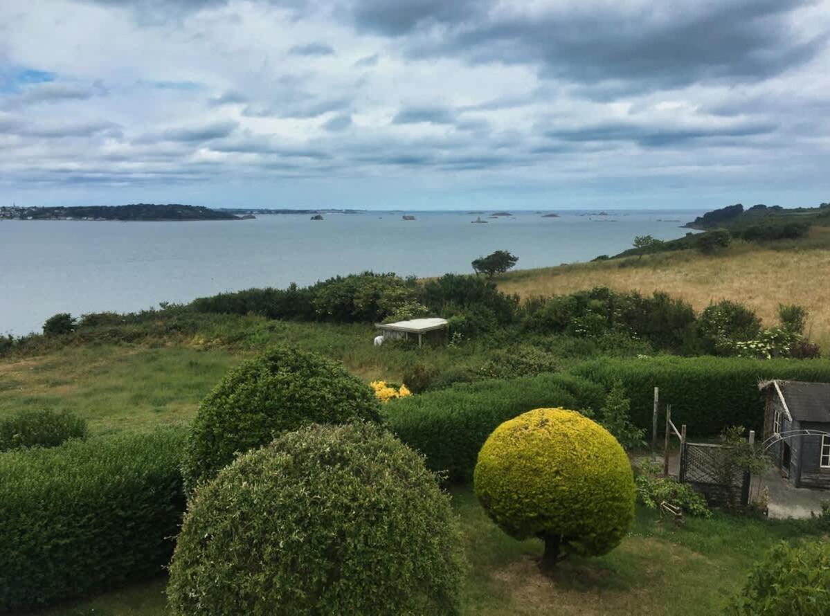 Kermartin - Maison De Famille Avec Vue Sur La Baie De Morlaix Plouézocʼh Esterno foto