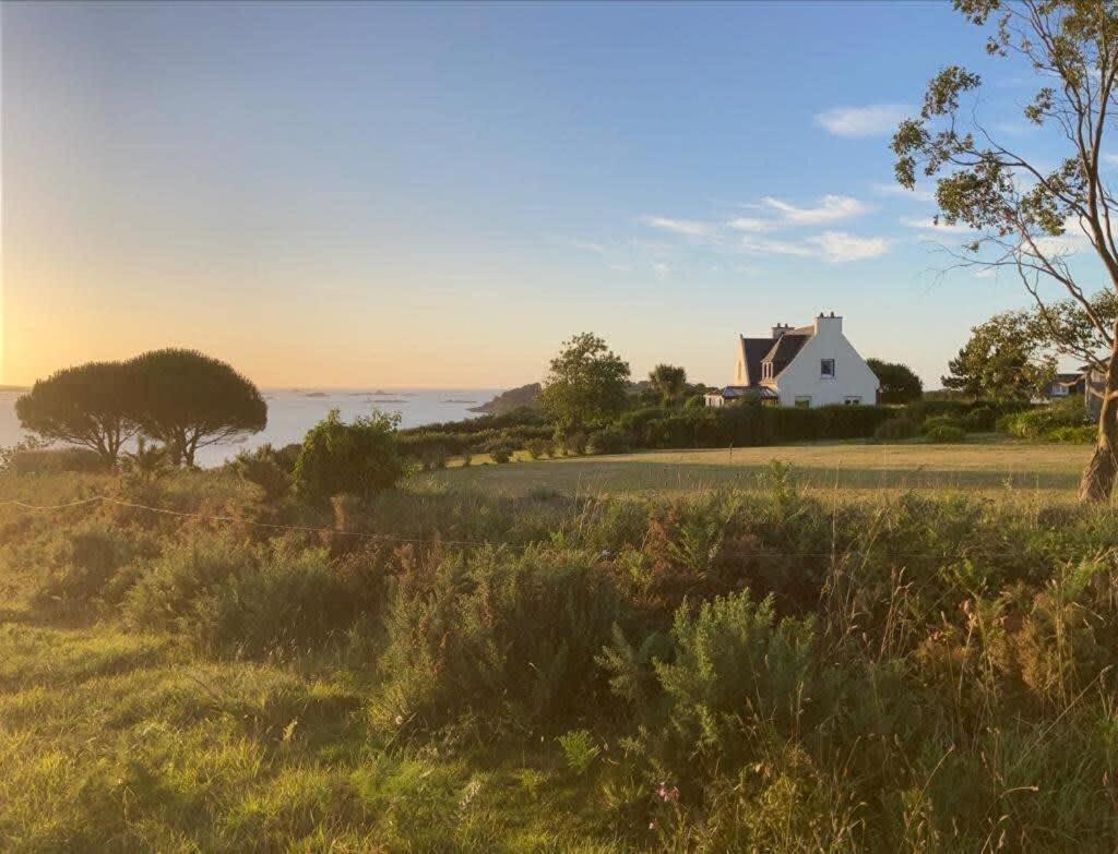 Kermartin - Maison De Famille Avec Vue Sur La Baie De Morlaix Plouézocʼh Esterno foto
